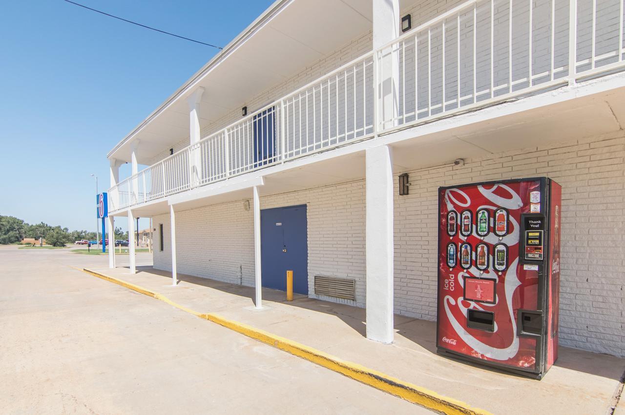 Motel 6-Liberal, Ks Kültér fotó