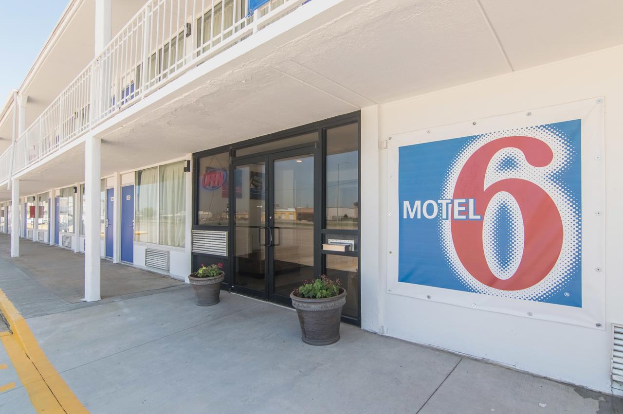 Motel 6-Liberal, Ks Kültér fotó
